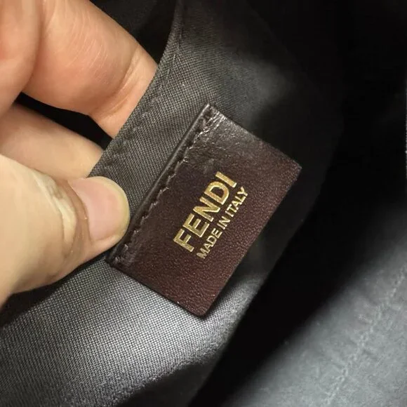 Fendi Leather Hand Bag 525-060625